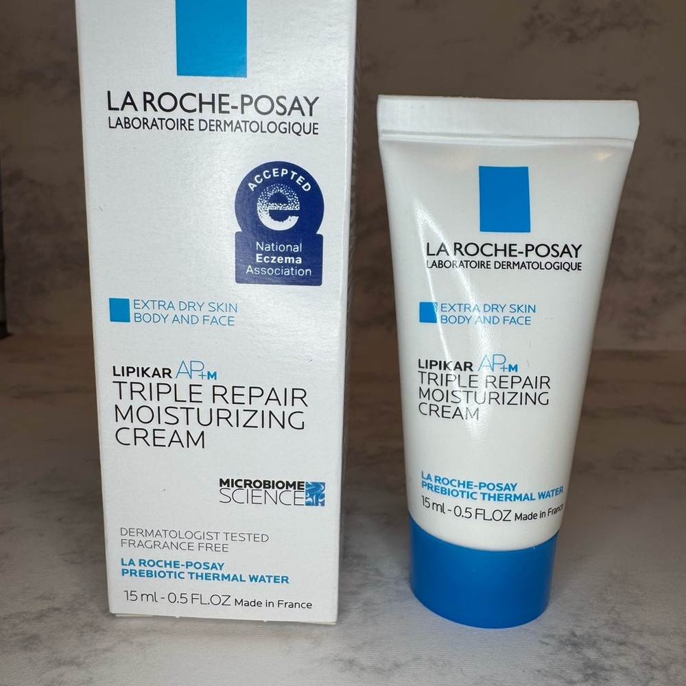 Lipikar AP+M Triple Repair Moisturizing Cream - White and Blue